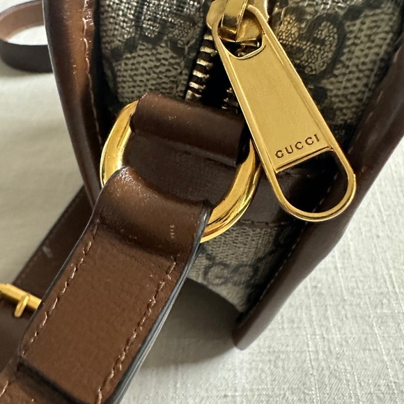 Authentic Gucci Mini Interlocking GG Crossbody - Picture 8 of 12